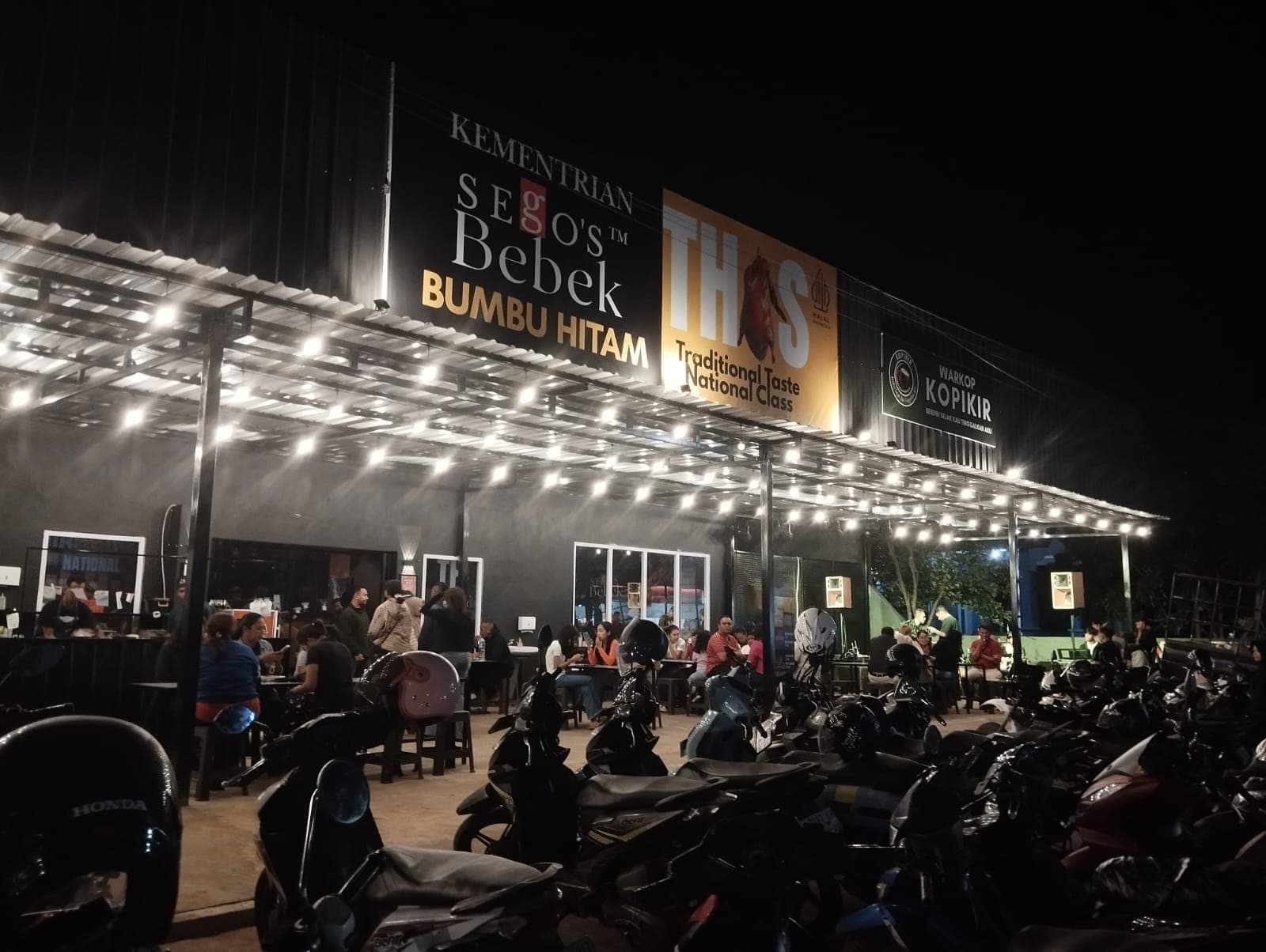 Kementrian Sego's Bebek Bumbu Hitam